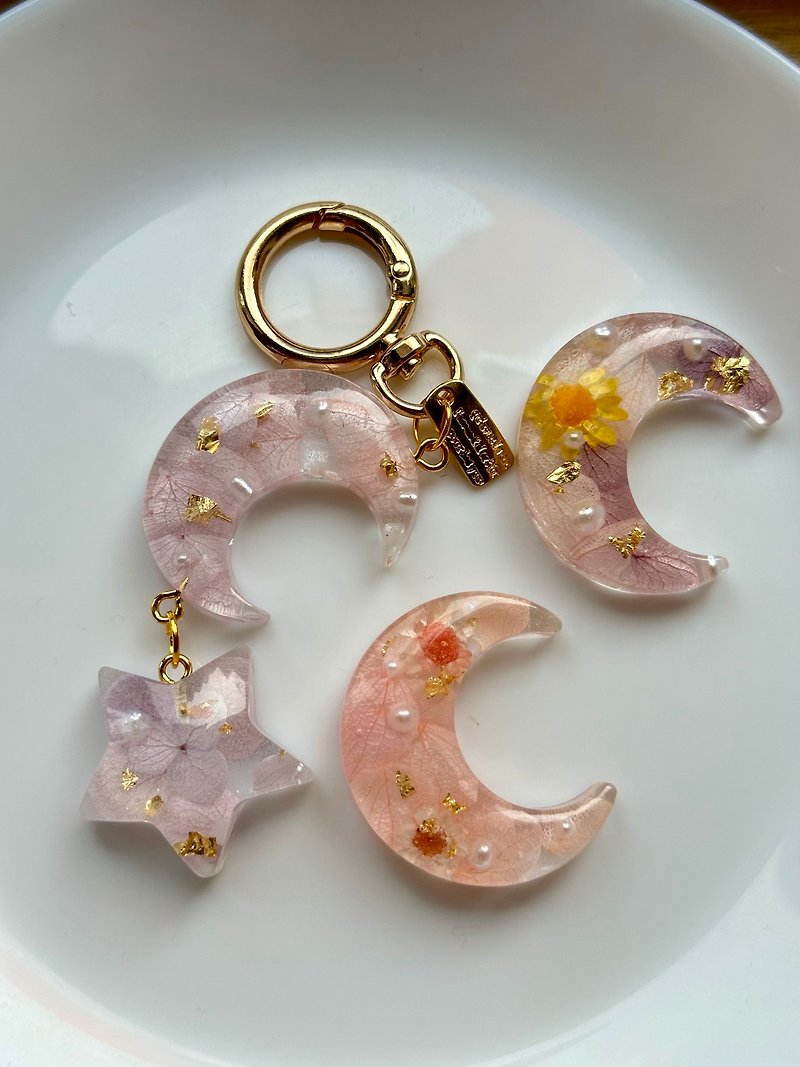 Princess Flower Room - Epoxy Keychain Stars and Moon Love Style - Keychains - Resin 