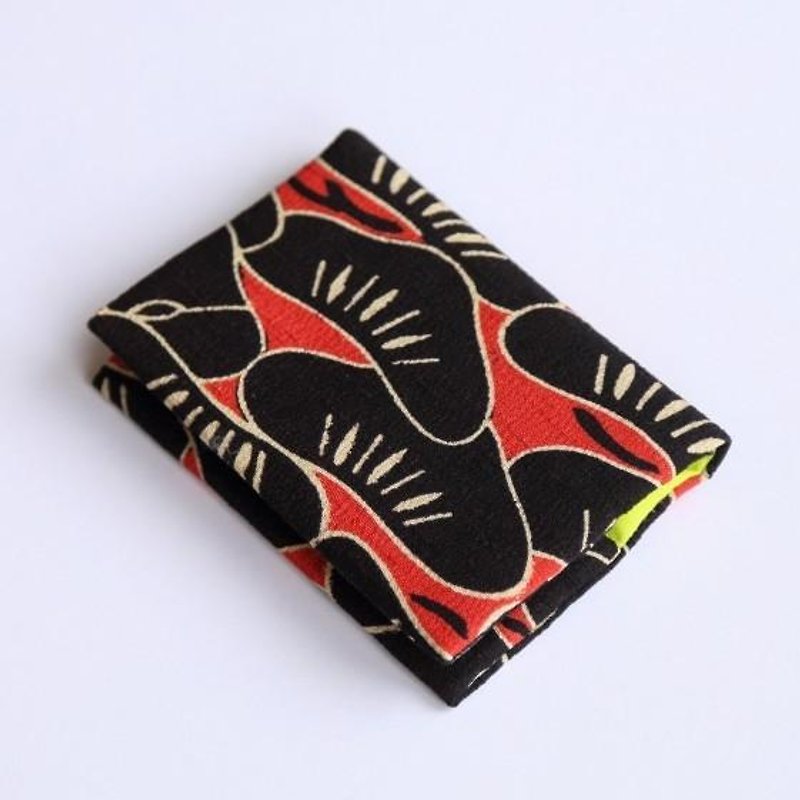 【Popular pattern】 Classic Modern Matsumoto × young golden kimono card case - Card Holders & Cases - Silk Black