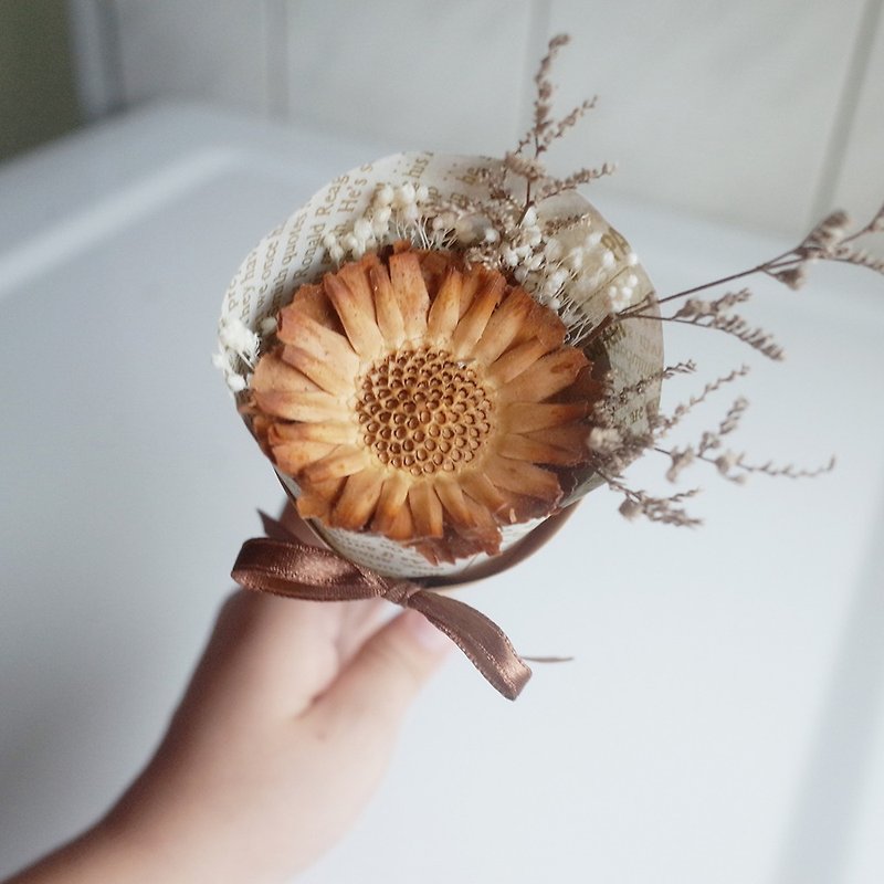 [Q-cute] dry flower small bouquet series - sun flower cone - graduation bouquet - ตกแต่งต้นไม้ - พืช/ดอกไม้ สีนำ้ตาล