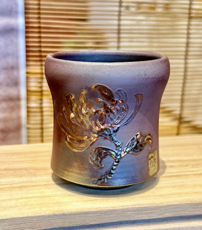 手工釉彩菊花柴燒杯 - 茶具/茶杯 - 陶 