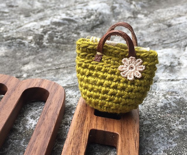 Pin on knitted bags
