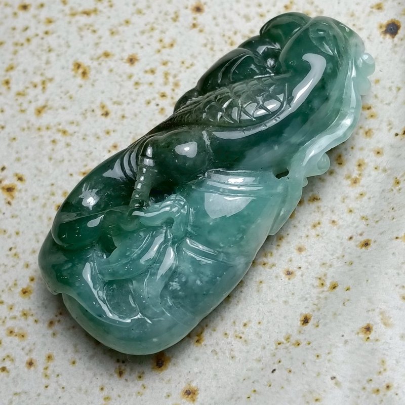 J0103天然翡翠A貨 . 細糯油青豆綠長壽鳥 鸚鵡.英武.掛飾. - 擺飾/家飾品 - 玉石 