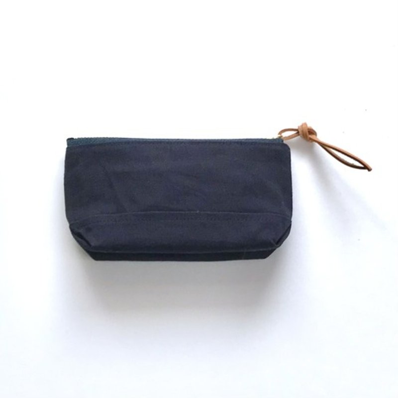 Mini cosmetic bag Naby Blue - กระเป๋าเครื่องสำอาง - ผ้าฝ้าย/ผ้าลินิน สีน้ำเงิน