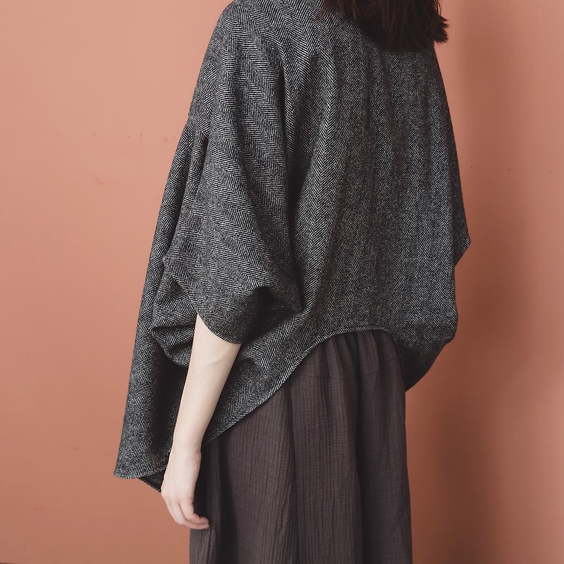 Two-way cape - Herringbone - Women's Casual & Functional Jackets - Wool Gray