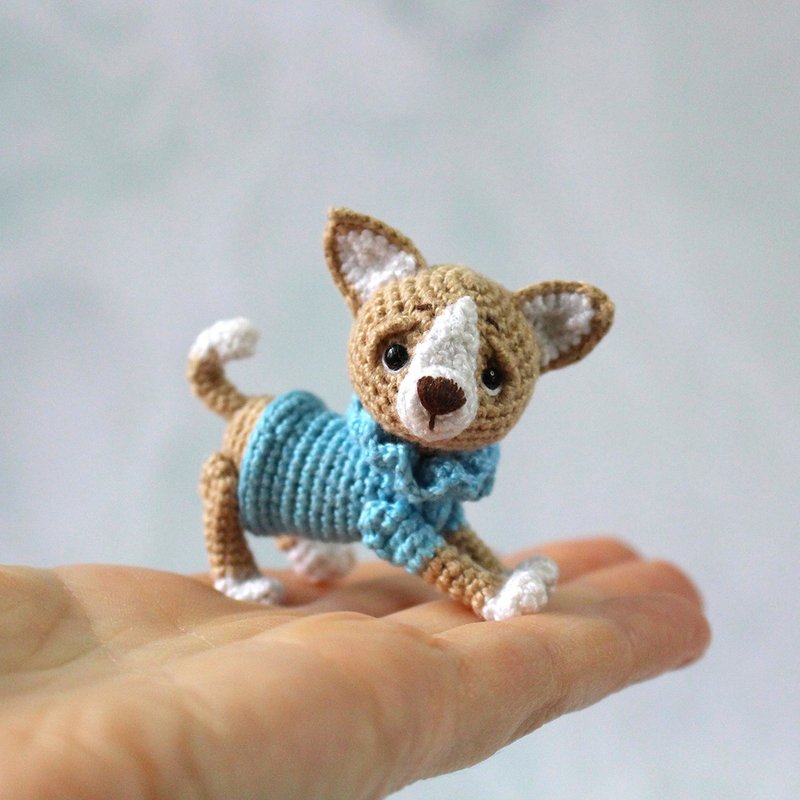 Chihuahua. Mini amigurumi toy. Dollhouse miniature - ตุ๊กตา - วัสดุอื่นๆ 