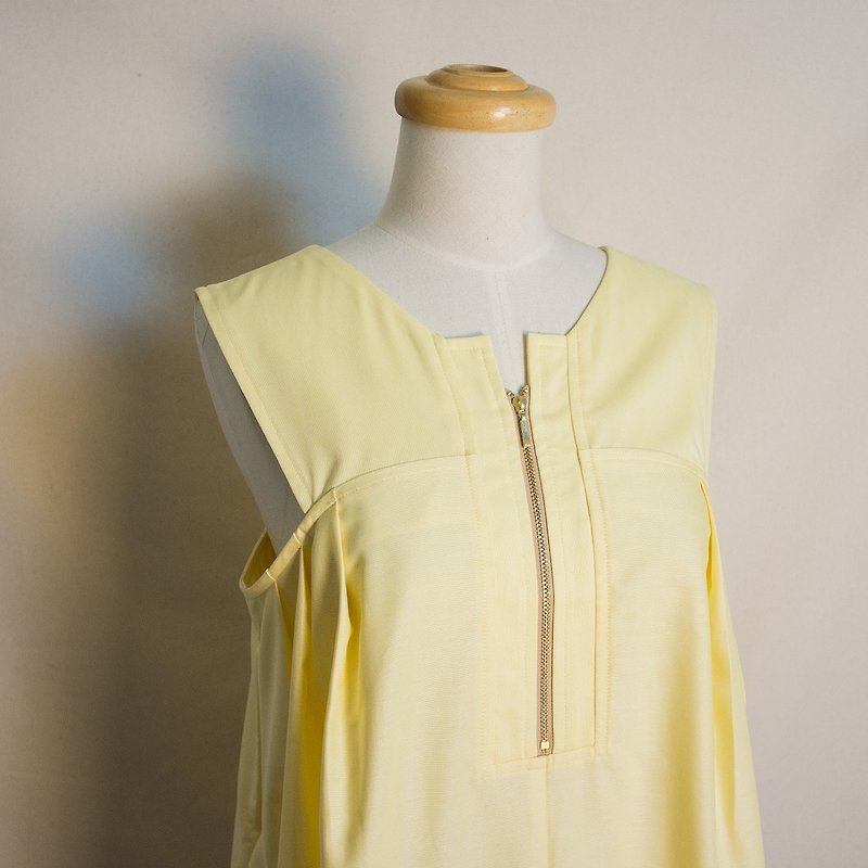 牛津布前開拉鍊打摺洋裝 - 連身裙 - 棉．麻 黃色