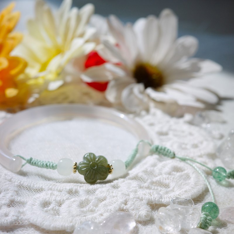 [Green water around the willow] Hand-woven half bracelet and field green strawberry chalcedony bracelet - Bracelets - Jade Green