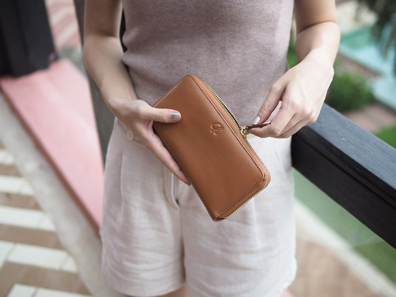 Classic wallet (caramel brown) : Long zip wallet, cow leather - กระเป๋าสตางค์ - หนังแท้ สีนำ้ตาล