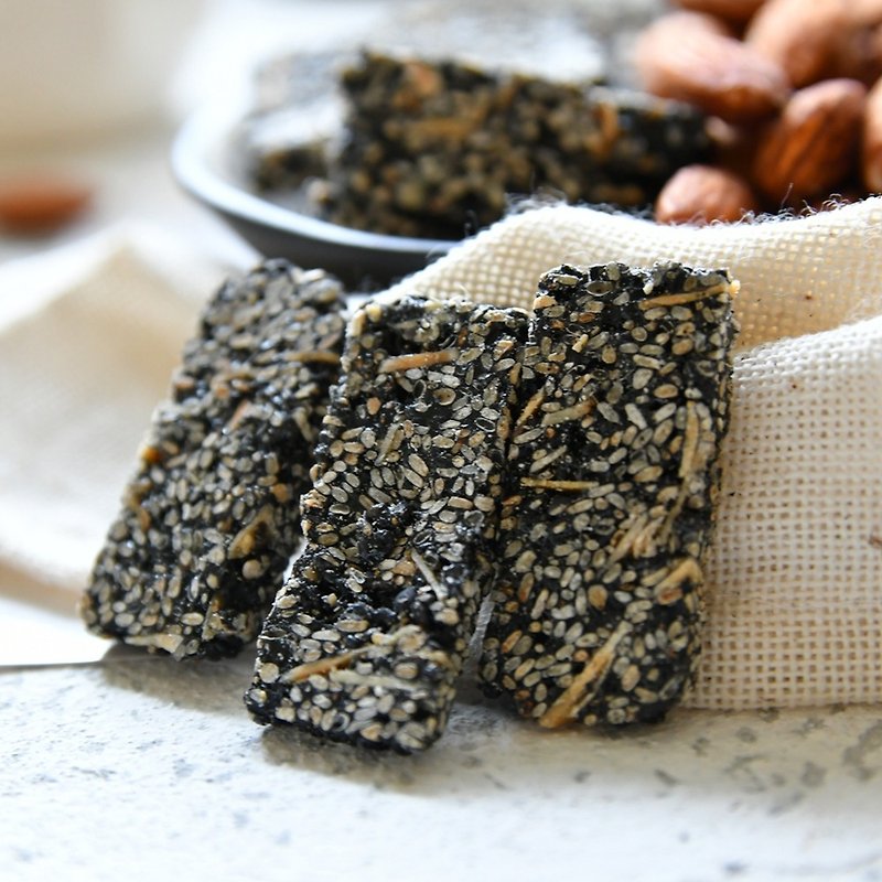 [Gao Hong Ge Ge Xiang] Taiwan Handmade Black Sesame Series-Sesame Sugar Almond 230g/can - Snacks - Fresh Ingredients 