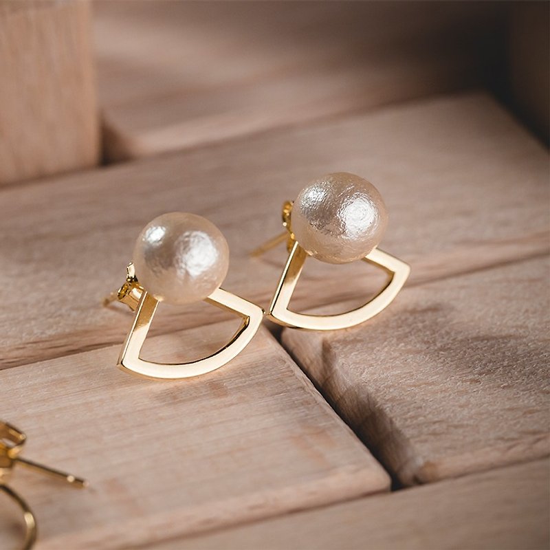 棉珍珠耳環 - Joy - 耳環/耳夾 - 其他金屬 金色