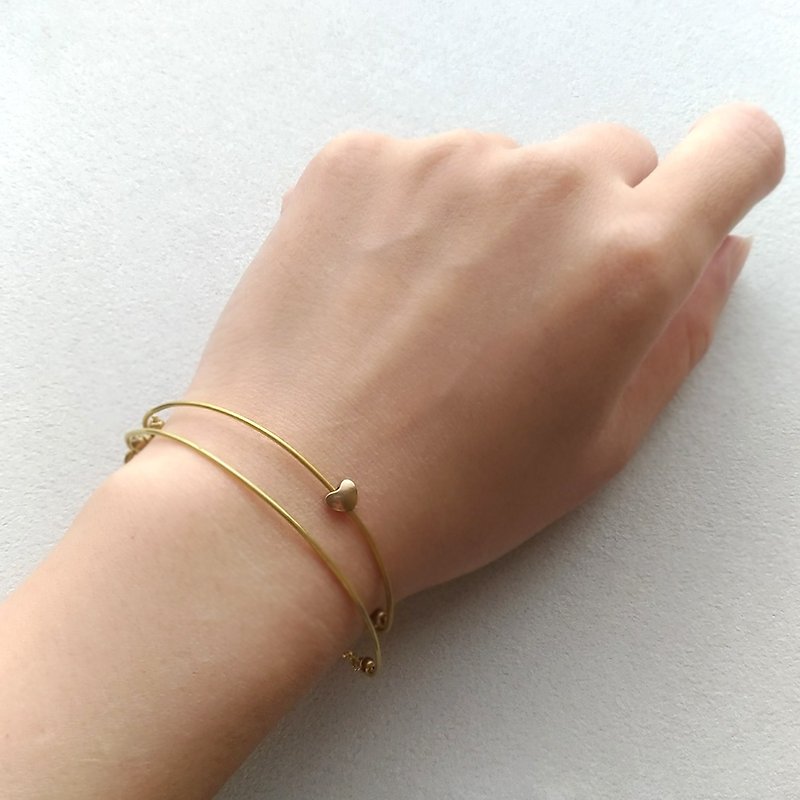 Smile curve - brass bracelet - สร้อยข้อมือ - โลหะ สีทอง