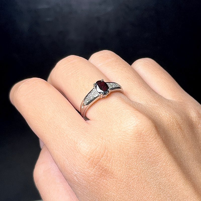 Garnet Stone Cut Style Ring - แหวนทั่วไป - คริสตัล 