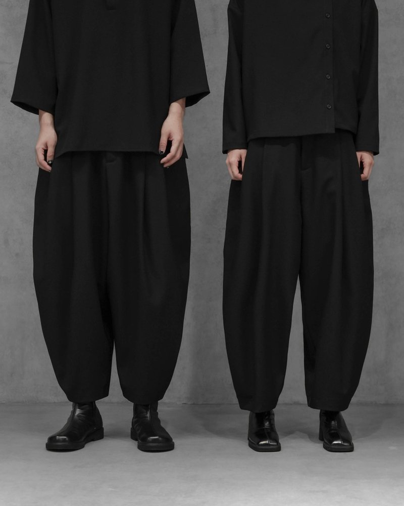 MUKK DESIGN 垂墜感錐形褲 - 中性長褲/短褲 - 聚酯纖維 黑色