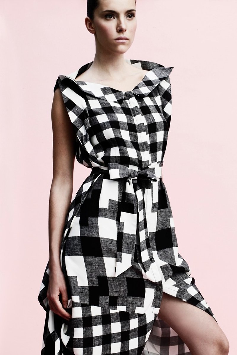 Shirt dress: Check pattern: Italian system: One piece tailoring - ชุดเดรส - ผ้าฝ้าย/ผ้าลินิน สีดำ