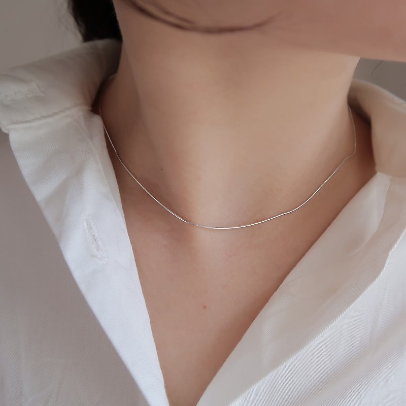 925 sterling silver shimmer fine version snake bone chain necklace clavicle chain neck chain short chain - Necklaces - Sterling Silver 