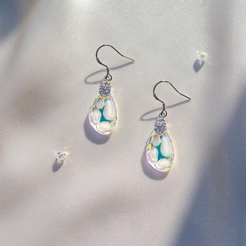 【喜雨】白彩雨滴水晶耳環 女友禮物   純銀抗敏耳環 聖誕禮物 - 耳環/耳夾/耳骨夾 - 水晶 白色