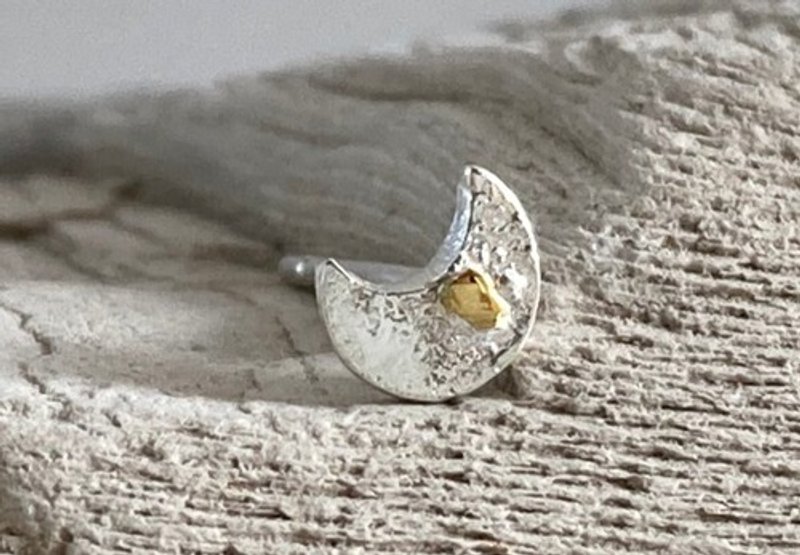 K24純金の瞳　銀の三日月スタッドピアス　片耳分からご注文可能 - 耳環/耳夾/耳骨夾 - 寶石 