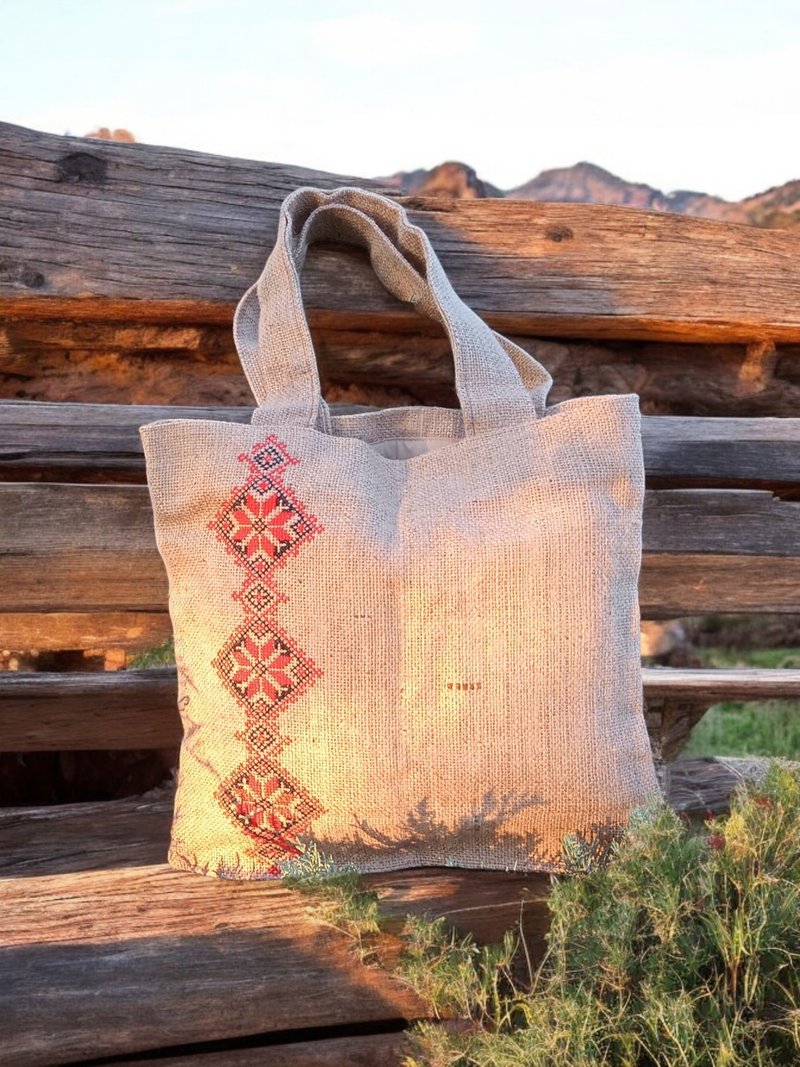 Large jute bag with hand embroidery, hand lining and pockets - Handbags & Totes - Cotton & Hemp Brown