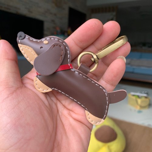 Healing small things brown cute dachshund dog hand-stitched leather  keychain small size