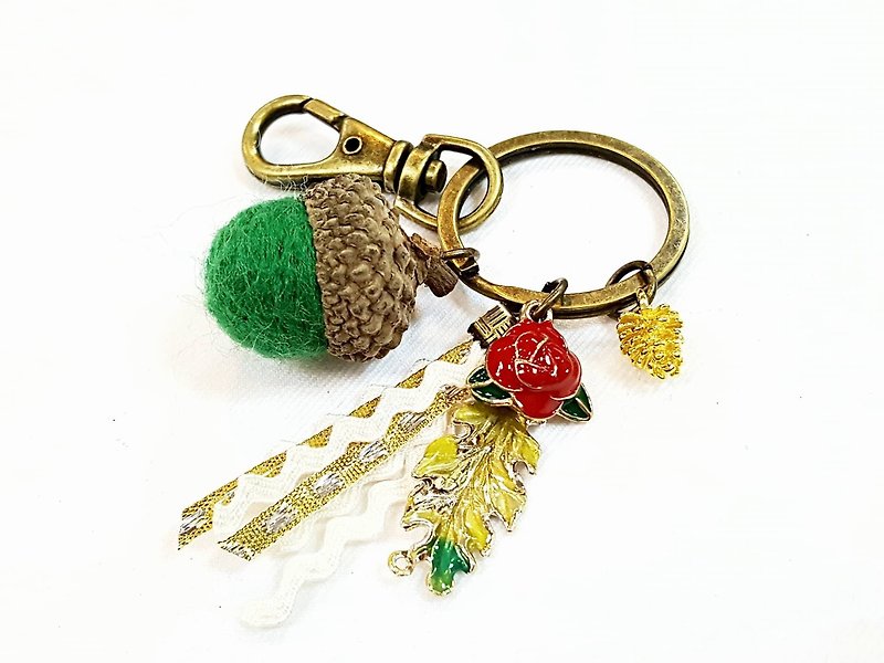Paris*Le Bonheun. Forest of happiness. rose Garden. Wool felt acorns. Pine cone key ring charm. Christmas present - Keychains - Other Metals Green