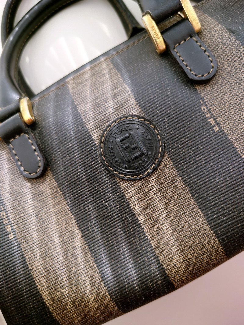 客人預訂 FENDI 小號黑boston波士頓包 單肩包斜揹包斜挎包手拿包 - 側背包/斜背包 - 防水材質 黑色