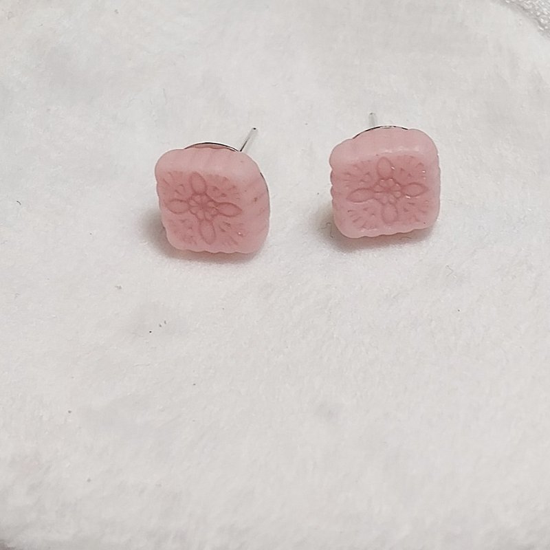 Snow Skin Mooncake Earring Handmade Air Dry Clay Eco Friendly Stainless Hook - 耳環/耳夾/耳骨夾 - 黏土 粉紅色