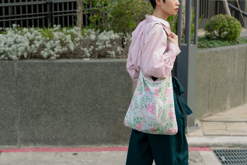 Lace Story Printed Tote Bag / Vaporous Grey - Handbags & Totes - Cotton & Hemp Multicolor