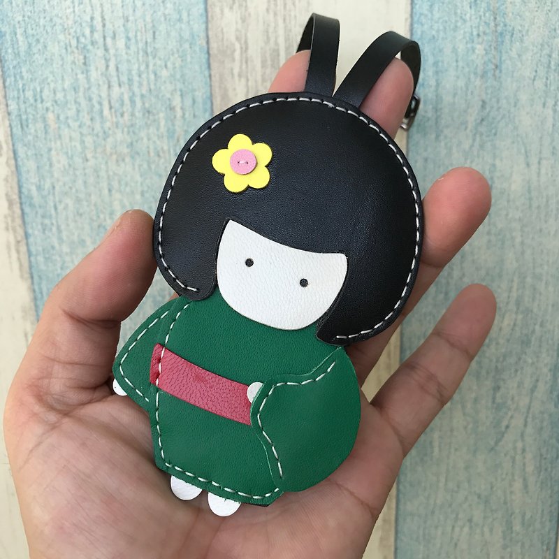 Healing small things green cute Japanese doll hand-stitched leather charm large size - พวงกุญแจ - หนังแท้ สีเขียว