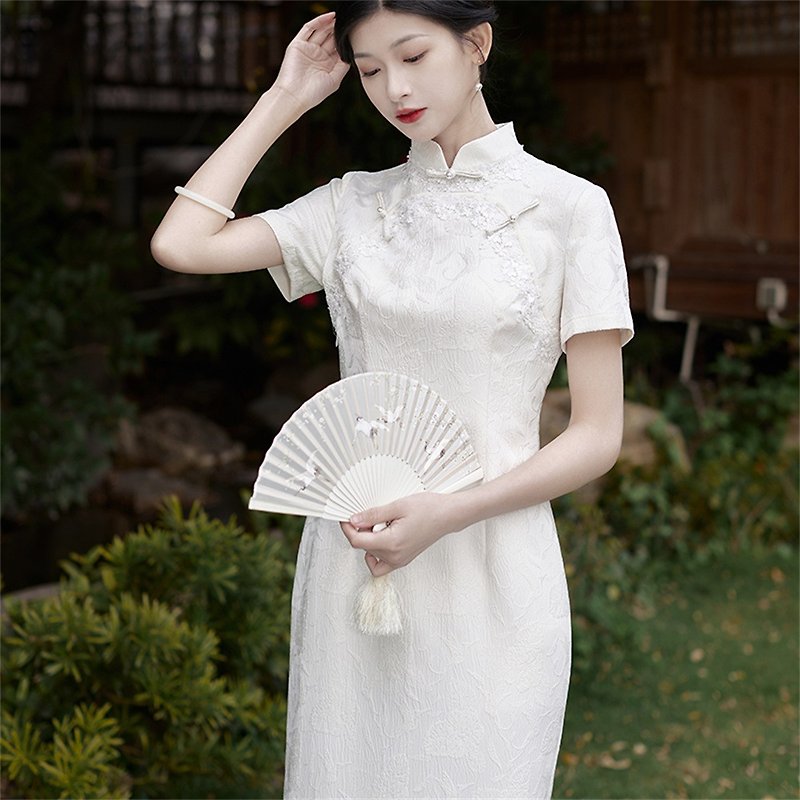 皓月 白色短袖改良雙襟旗袍 春夏新款年輕款洋裝 少女連衣裙 - 旗袍 - 聚酯纖維 白色