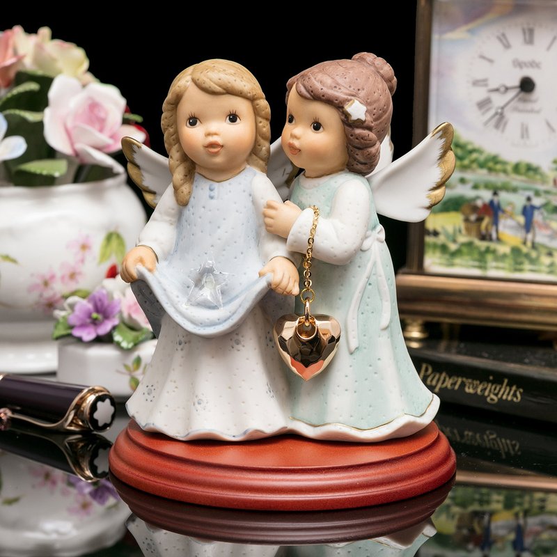 Boxed German Goebel brings blessings to you ceramic crystal angel hand sculpture doll - ของวางตกแต่ง - เครื่องลายคราม 