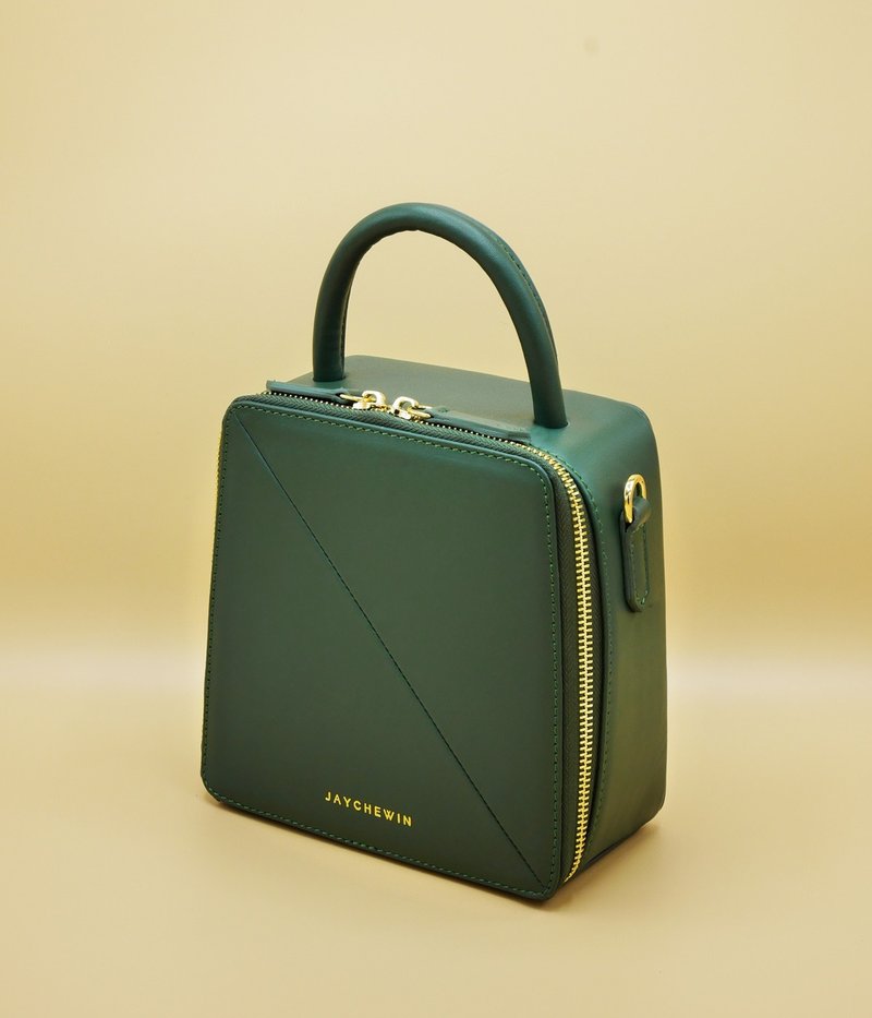 Butter Crossbody Bag in Pine Green - 側背包/斜背包 - 真皮 綠色