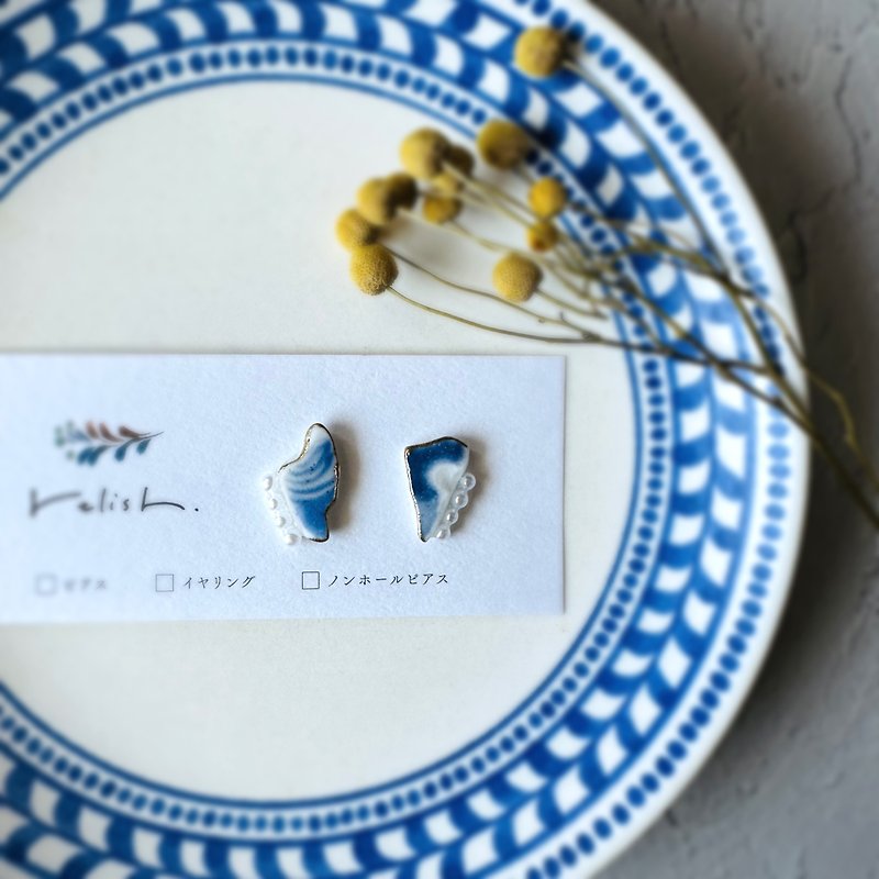 Allergy-friendly Sea Pottery Kintsugi Line Clip-On Non-pierced Earrings Ceramic Small Small Simple One-of-a-kind - ต่างหู - ดินเผา สีน้ำเงิน
