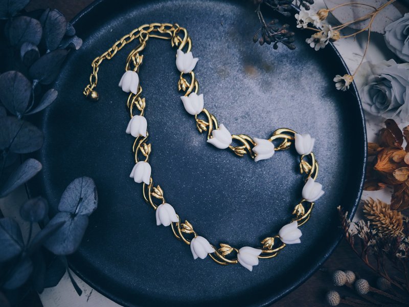 Trifari 白色鬱金香連續項鍊－美國古董首飾 Vintage Jewelry - 項鍊 - 其他材質 