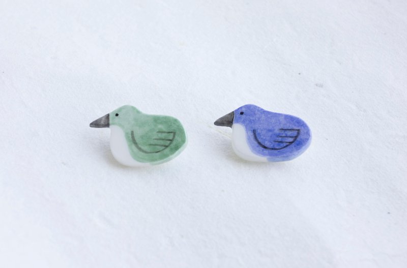 Hand made Japanese light clay bird pin brooch accessories - Brooches - Clay Multicolor