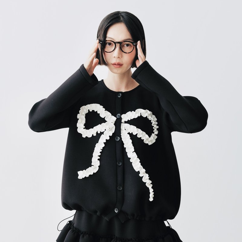 Black air cotton jacket with white embellished bow - เสื้อแจ็คเก็ต - วัสดุอื่นๆ สีดำ