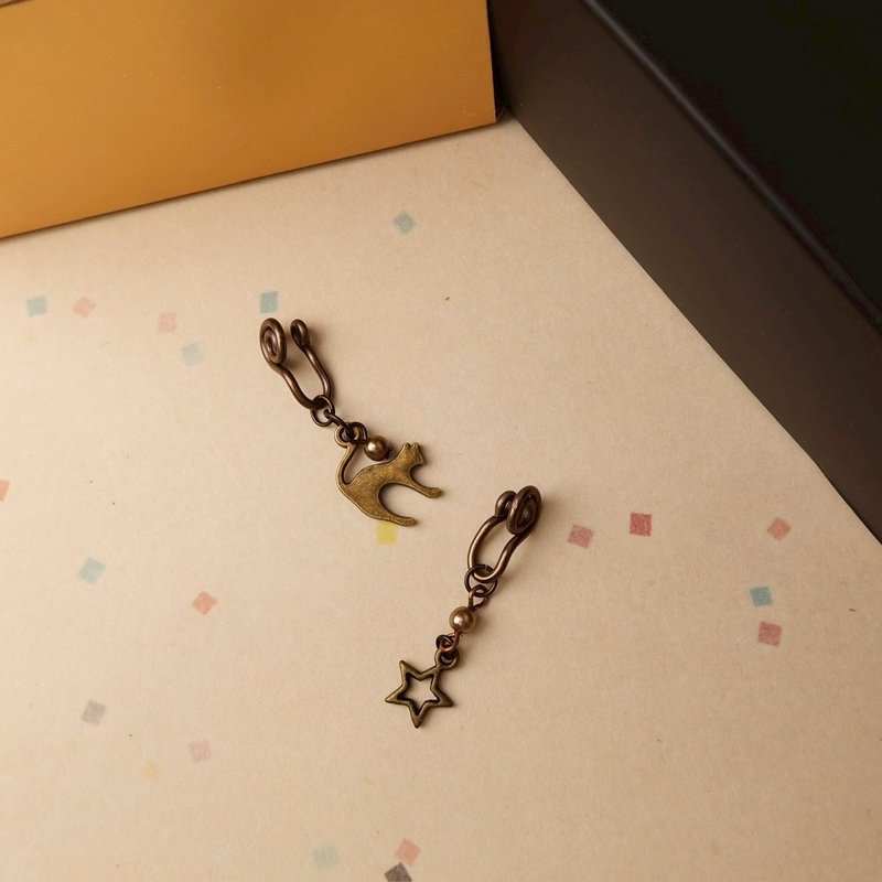 喵喵喵 不對稱無稱耳夾 / 貓與星星 - 耳環/耳夾/耳骨夾 - 其他金屬 