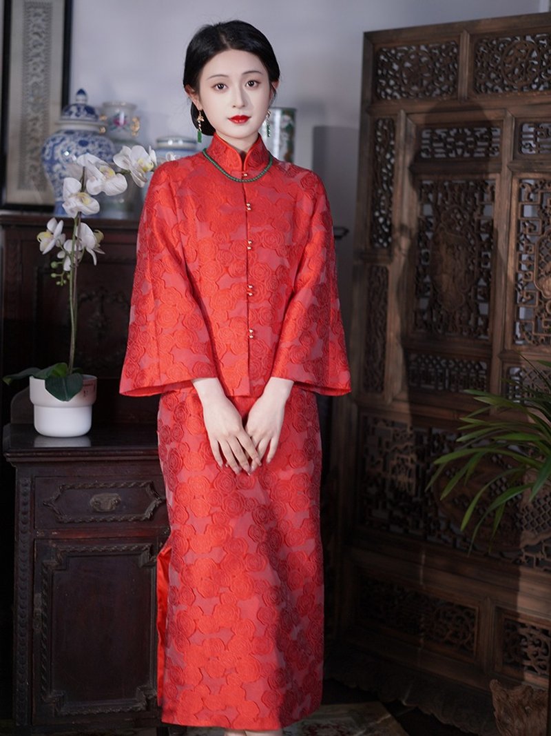 Qinse red modified cheongsam suit new Chinese style bridal morning gown engagement dress wedding toast dress - กี่เพ้า - ไฟเบอร์อื่นๆ สีแดง