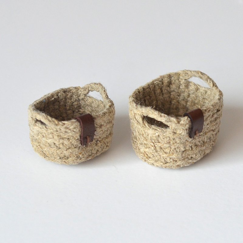 Miniature basket with handles for dolls 1/12, 1/8, 1/6 Scale - Stuffed Dolls & Figurines - Eco-Friendly Materials Brown