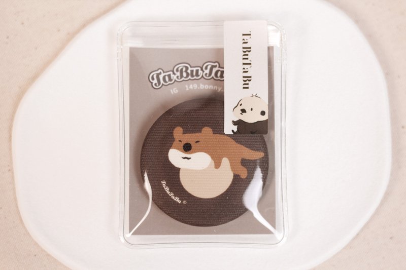 Doodle Playing Ball Otter Canvas Small Badge R 4.4cm - Other - Cotton & Hemp Brown