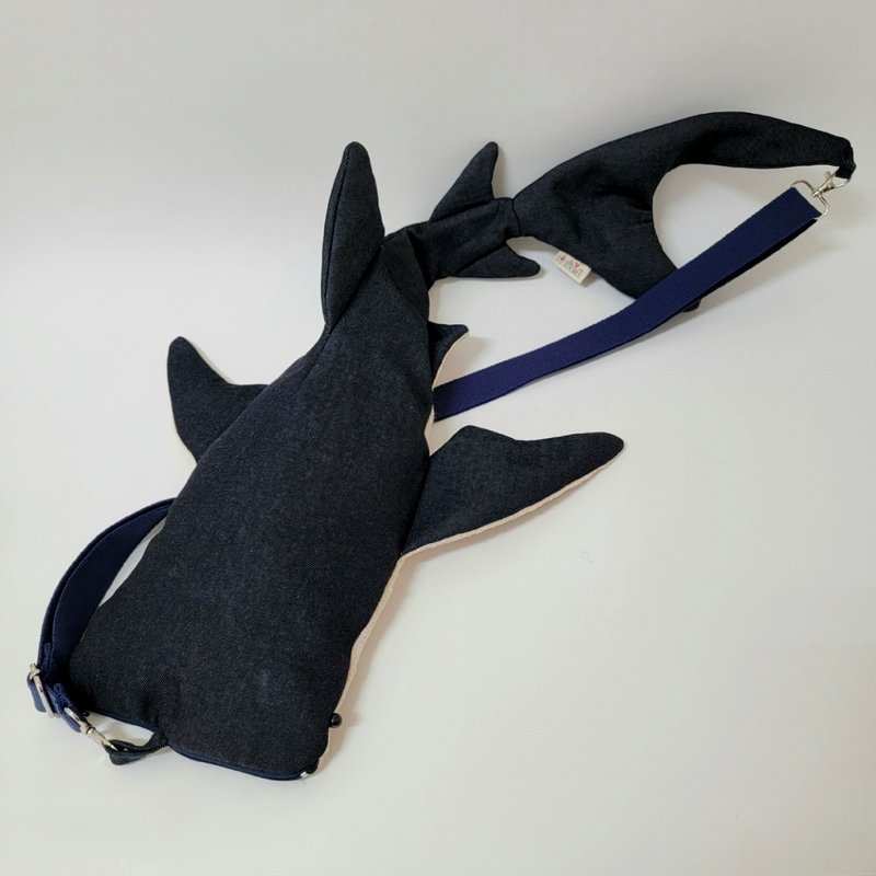 [Tofu Shark Shoulder Bag] Environmentally friendly/handmade/sustainably recycled product - Messenger Bags & Sling Bags - Other Materials 