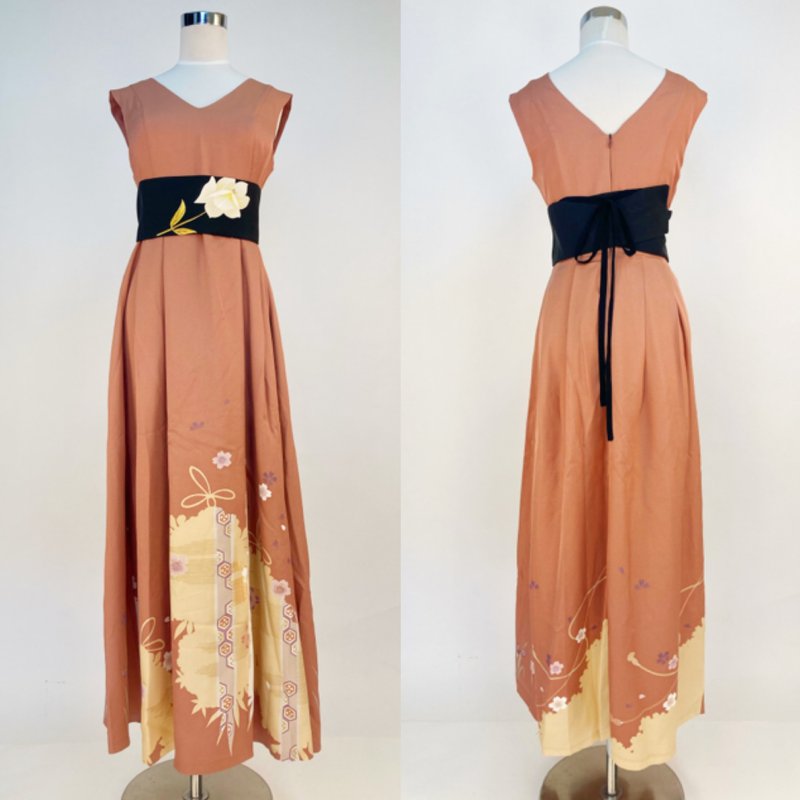 着物ドレス　アンティークの絹の着物使用 - 晚禮服/晚禮裙 - 絲．絹 粉紅色