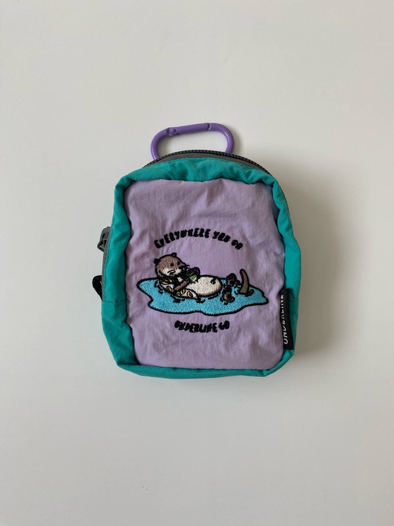 Underline Otter floating embroidery pocket bag - 零錢包/小錢包 - 棉．麻 多色