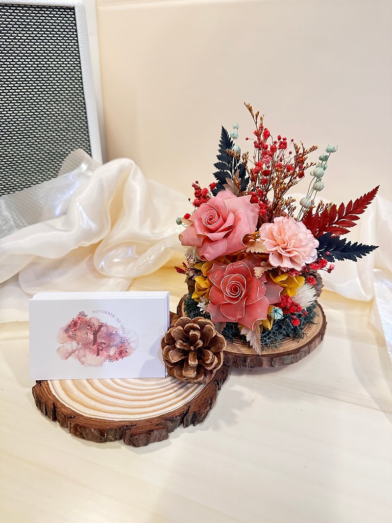 [Yunchu Pavilion Flower Art Handmade] Opening Gift Crystal Flower Business Card Holder - ช่อดอกไม้แห้ง - ไม้ สีแดง