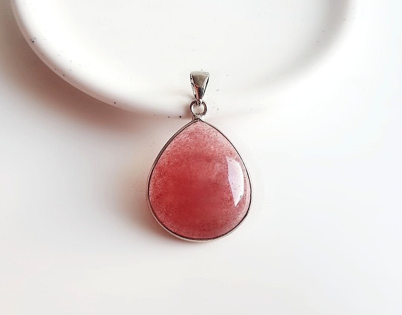 Gemstone ‧ Sweet Natural Mineral Strawberry Crystal ‧ Pendant - Necklaces - Gemstone Red