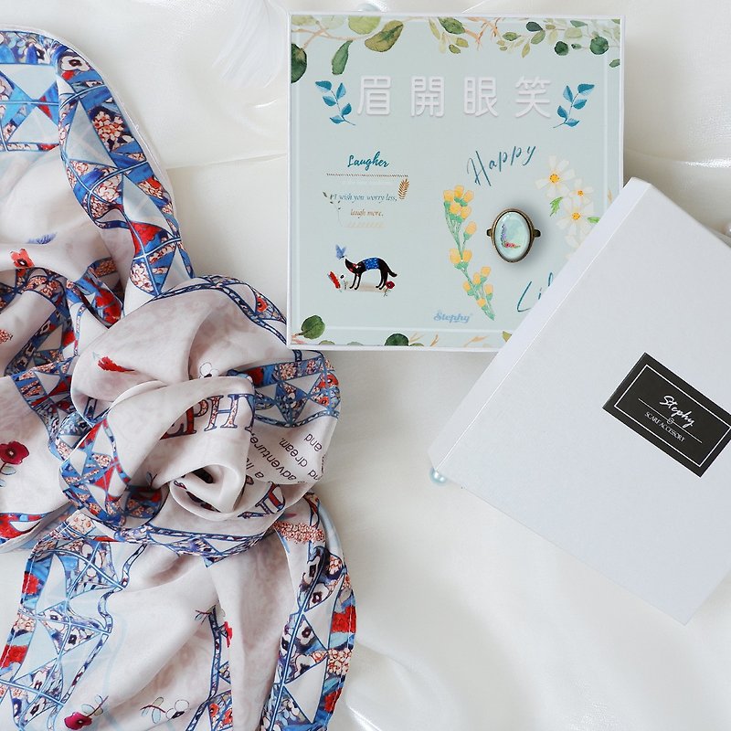 [Blessing Gift Box] Laugher Silk Scarf Gift Box Set | Customized Blessing Gift - ผ้าพันคอ - ผ้าไหม 