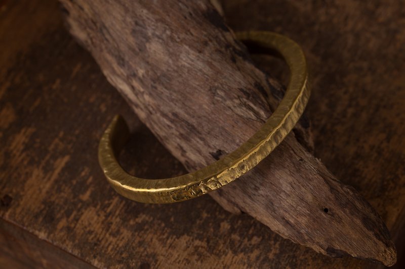 Forging Bronze perspective flower stem bracelet Forging Brass Bangle - Bracelets - Copper & Brass Gold