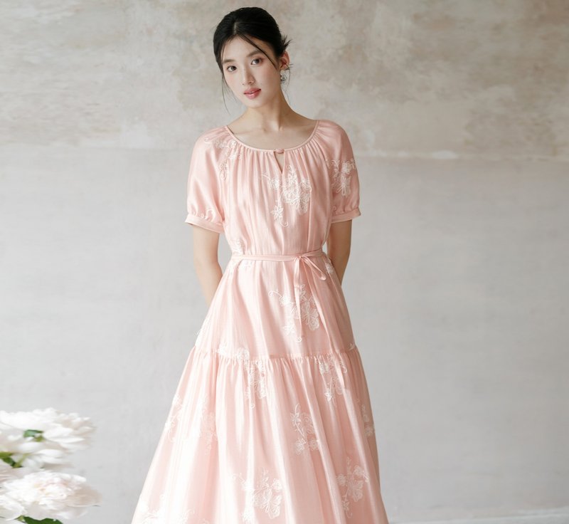 【泡泡袖】新中式復古中國風 刺繡收腰洋裝 - 洋裝/連身裙 - 其他材質 粉紅色