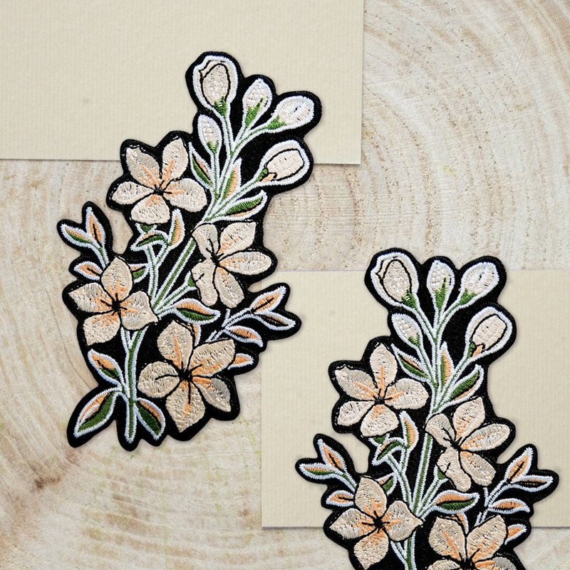 【Embroidered Patch】Flower Series - Plumeria - อื่นๆ - งานปัก 