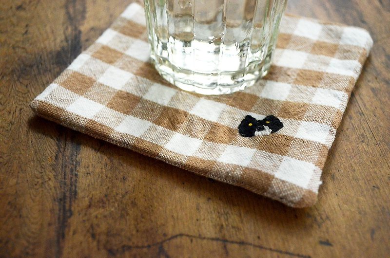 Black and White Night Owl - Japanese Cotton Embroidered Coaster - โต๊ะอาหาร - ผ้าฝ้าย/ผ้าลินิน 