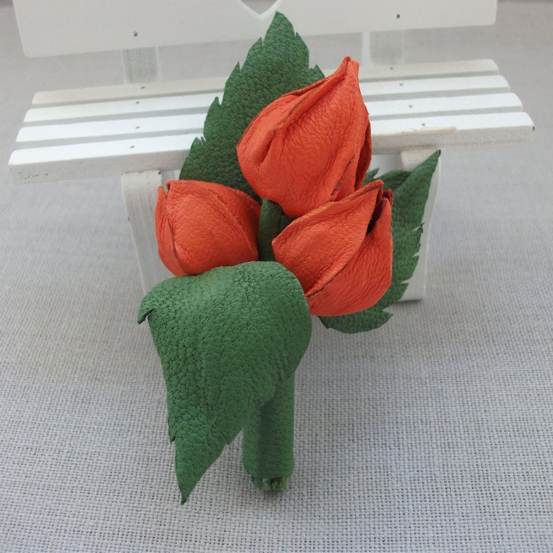 Leather brooch with a bouquet of physalis - 胸針 - 真皮 橘色